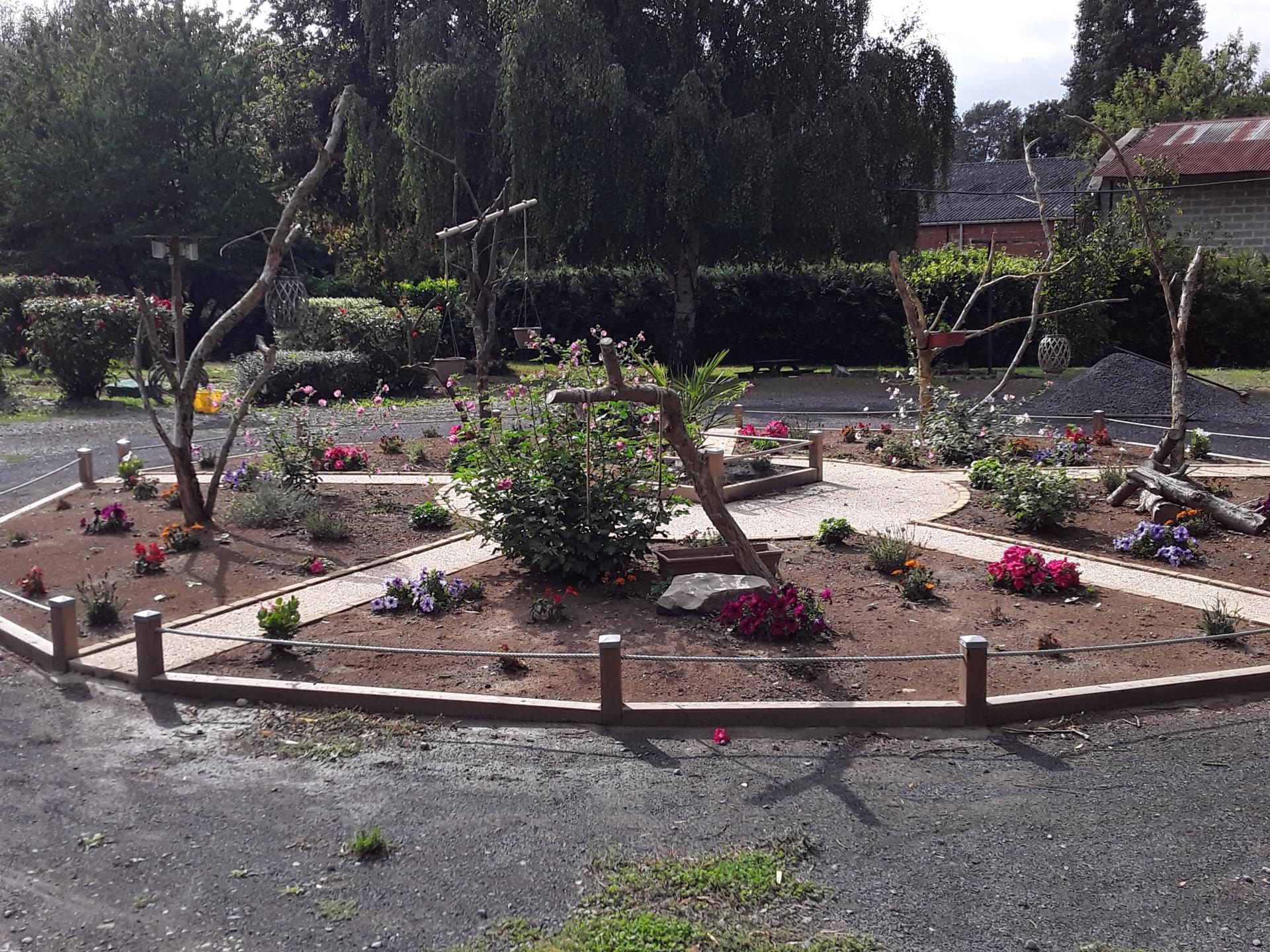 Jardin Gites Spa Studio "A l'accueil des Papillons" à Courrières